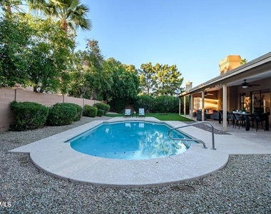 15832 N 60th Way - Photo Thumbnail 36
