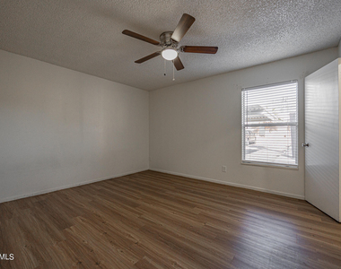 925 W Peoria Avenue - Photo Thumbnail 8