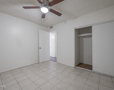 925 W Peoria Avenue - Photo Thumbnail 14