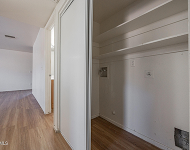 925 W Peoria Avenue - Photo Thumbnail 12