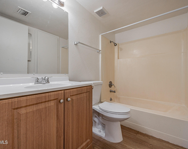 925 W Peoria Avenue - Photo Thumbnail 11