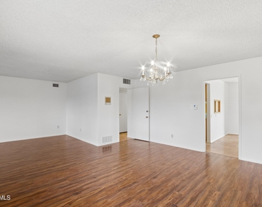 1014 E Balboa Circle - Photo Thumbnail 46