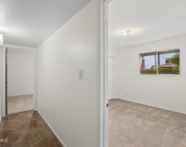 1014 E Balboa Circle - Photo Thumbnail 14