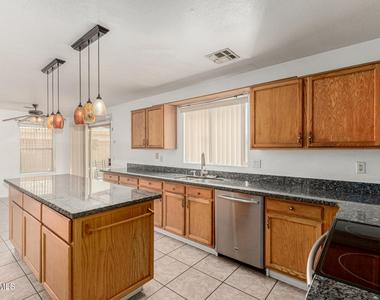 12823 W Ash Street - Photo Thumbnail 13