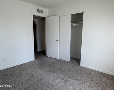 730 E Eugie Avenue - Photo Thumbnail 6