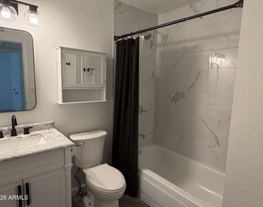 730 E Eugie Avenue - Photo Thumbnail 5