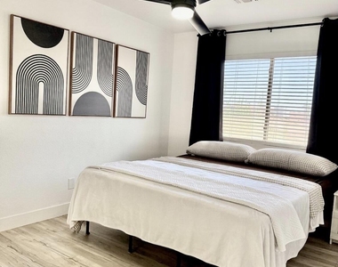 8609 W Vogel Avenue - Photo Thumbnail 4