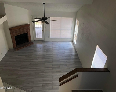 711 N Country Club Way - Photo Thumbnail 1