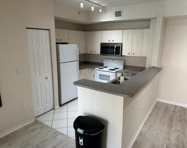 1803 N Flagler Drive - Photo Thumbnail 5