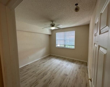 1803 N Flagler Drive - Photo Thumbnail 16