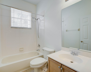 158 W Thatch Palm Circle - Photo Thumbnail 23