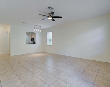 158 W Thatch Palm Circle - Photo Thumbnail 16