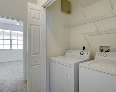 158 W Thatch Palm Circle - Photo Thumbnail 11