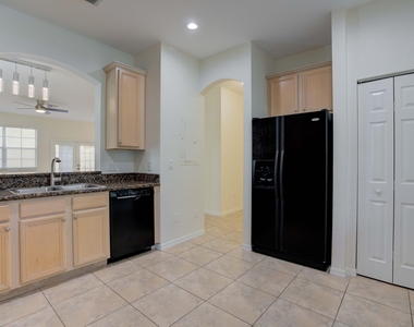 158 W Thatch Palm Circle - Photo Thumbnail 7