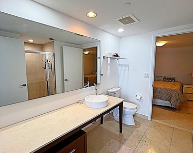 495 Brickell Avenue - Photo Thumbnail 14
