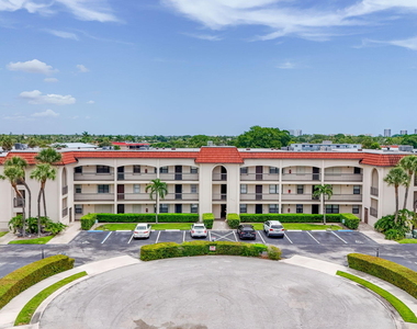 313 Lake Circle - Photo Thumbnail 32