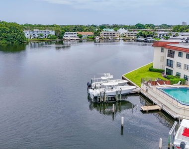 313 Lake Circle - Photo Thumbnail 26
