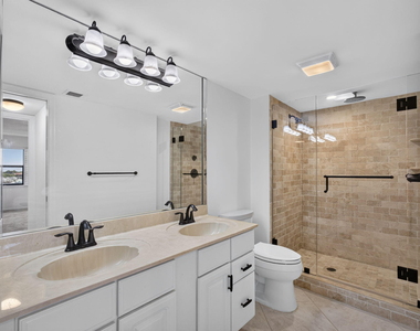 313 Lake Circle - Photo Thumbnail 19
