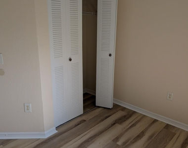 350 Crestwood Circle - Photo Thumbnail 22
