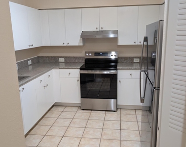 350 Crestwood Circle - Photo Thumbnail 9