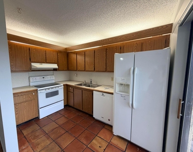 37 Lake Arbor Drive - Photo Thumbnail 10