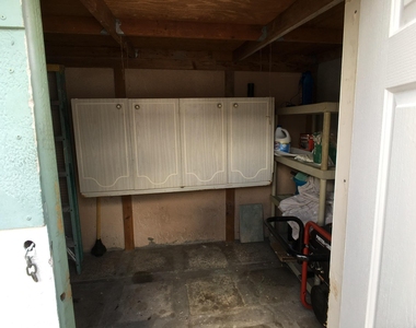 5852 Albert Road - Photo Thumbnail 5