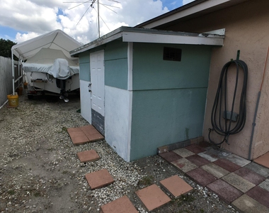 5852 Albert Road - Photo Thumbnail 4