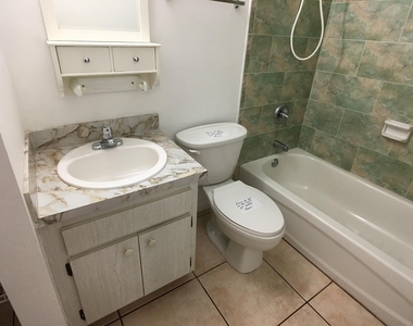 5852 Albert Road - Photo Thumbnail 3