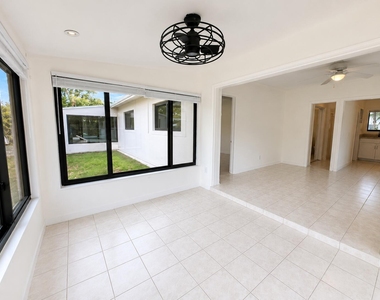 1724 Ne 17th Street - Photo Thumbnail 8
