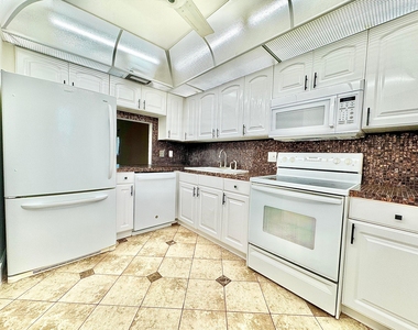 2871 N Ocean Boulevard - Photo Thumbnail 10