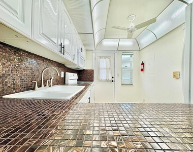 2871 N Ocean Boulevard - Photo Thumbnail 12