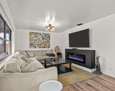 14248 Paddock Drive - Photo Thumbnail 9