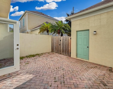 179 E Bay Cedar Circle - Photo Thumbnail 13