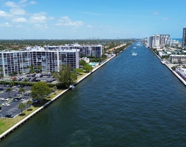 800 Parkview Drive - Photo Thumbnail 27