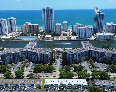 800 Parkview Drive - Photo Thumbnail 2