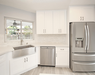 896 Rose Court - Photo Thumbnail 10
