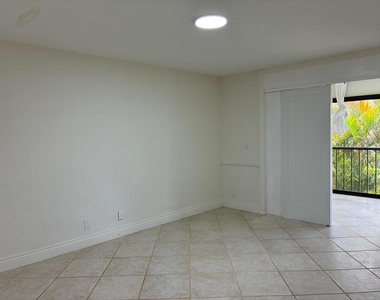 7895 La Mirada Drive - Photo Thumbnail 34