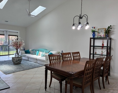 7895 La Mirada Drive - Photo Thumbnail 18