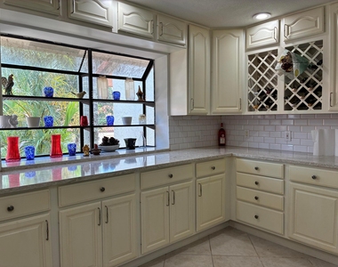 7895 La Mirada Drive - Photo Thumbnail 16