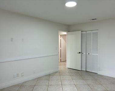 7895 La Mirada Drive - Photo Thumbnail 36