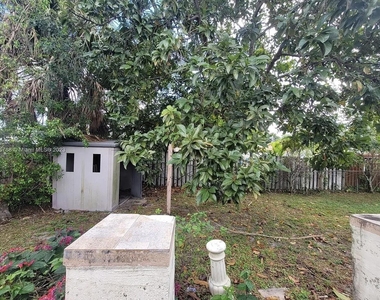 2070 Nw 28th Terrace - Photo Thumbnail 9