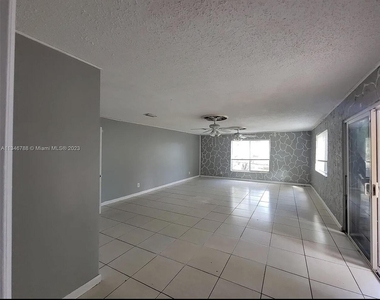 2070 Nw 28th Terrace - Photo Thumbnail 7