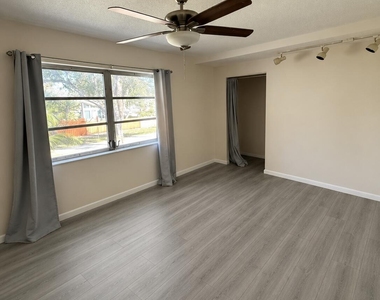 3007 Nw 68th Street - Photo Thumbnail 14