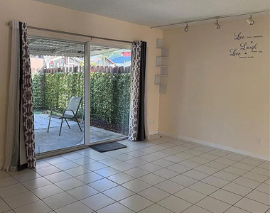 3007 Nw 68th Street - Photo Thumbnail 10