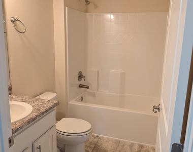 261 Midvale Terrace - Photo Thumbnail 28