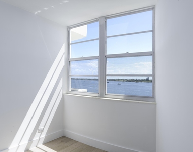 2800 N Flagler Drive - Photo Thumbnail 7