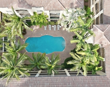 4 Renaissance Way - Photo Thumbnail 20