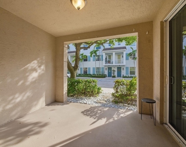 4 Renaissance Way - Photo Thumbnail 16