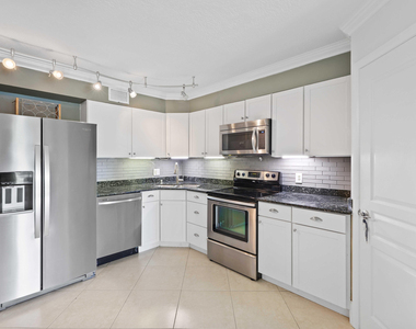 3020 Florida Boulevard - Photo Thumbnail 4