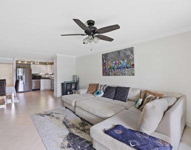 3020 Florida Boulevard - Photo Thumbnail 2